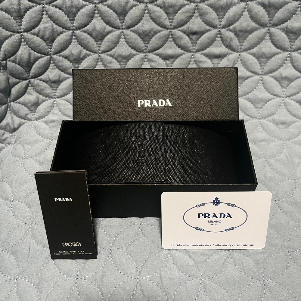 Prada Elegant Black Eyewear - Picture 4 of 5